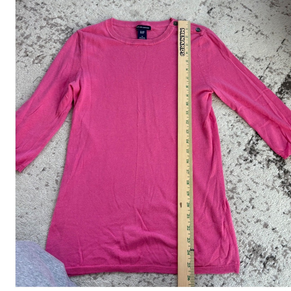GAP Pink Cotton Cashmere Blend Button Shoulder 3/4 Sleeve Sweater Womens Medium - Picture 2 of 5